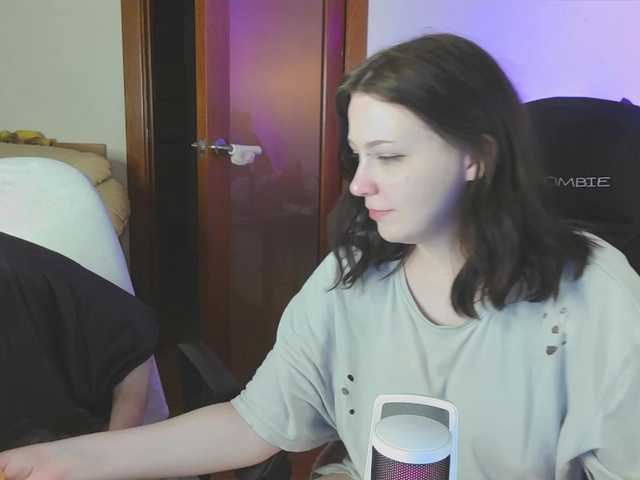 Vai a chattare su Dron-big Dron-big