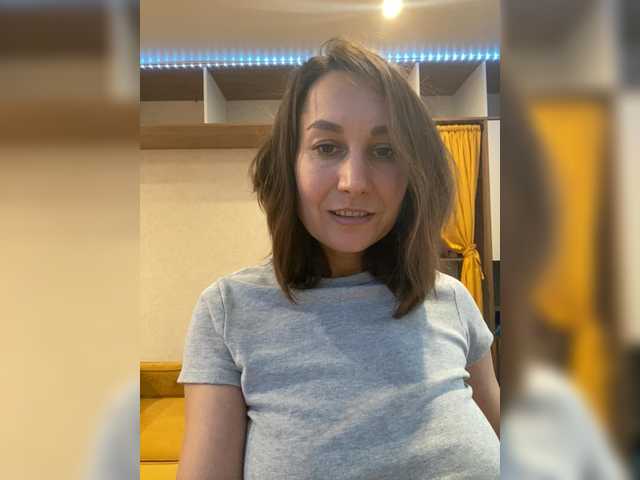 Entra en el chat con el modelo AliceLili AliceLili