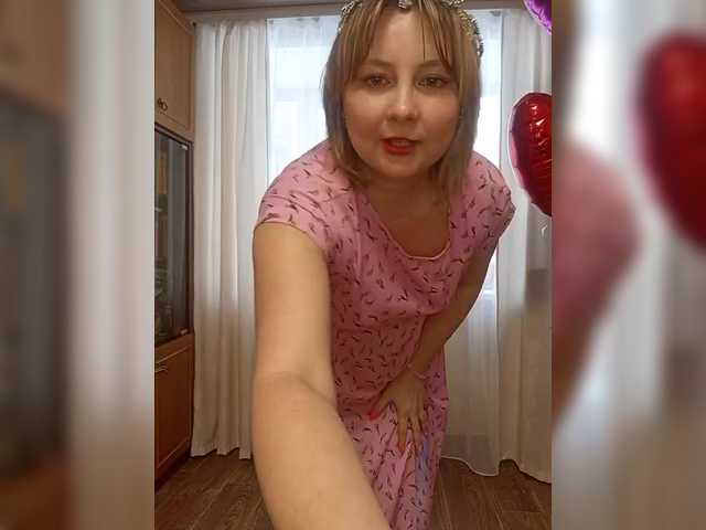 Entra en el chat con el modelo Lady-marshmallows Lady-marshmallows