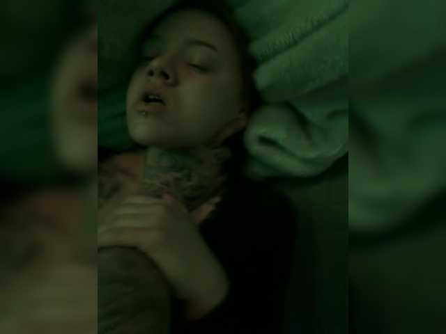 Vai a chattare su TattedNConvicted1 TattedNConvicted1