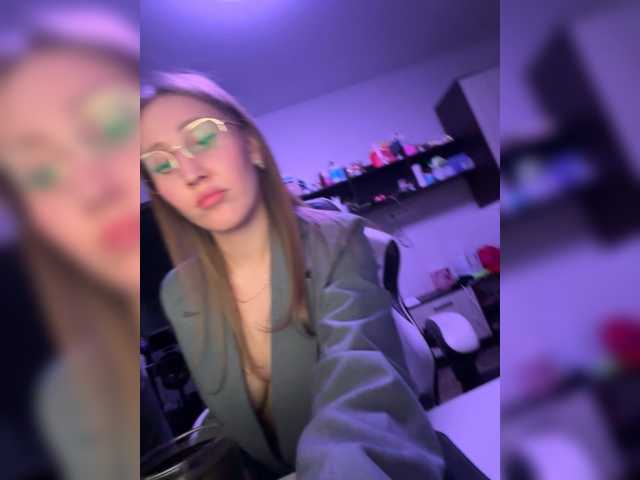 Entrez le videochat erotique avec le
modèle LoveStream69 LoveStream69