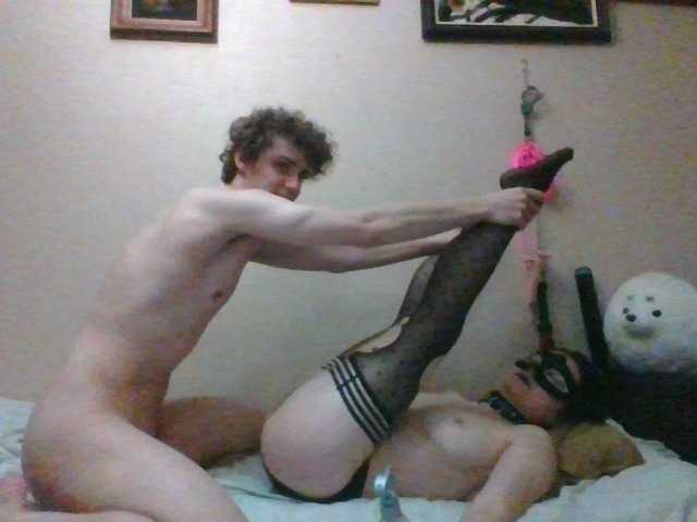 Entrez le videochat erotique avec le
modèle Alisa_Arthur Alisa_Arthur