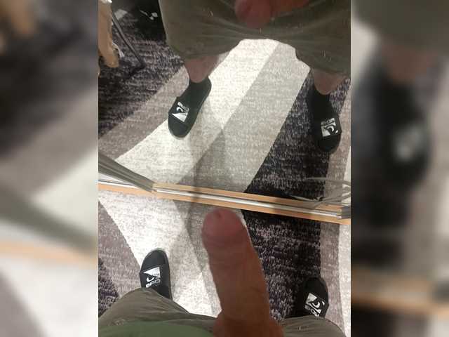 Entra en el chat con el modelo Lee04 Lee04