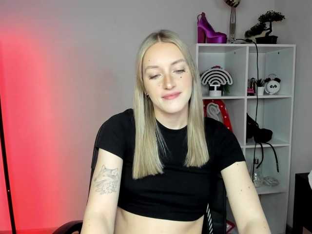 EvelynBlond26