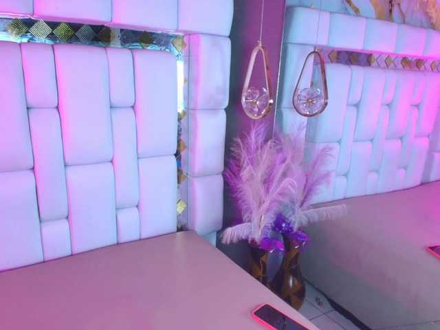 SaraLondon13 Live Cam on BongaCams