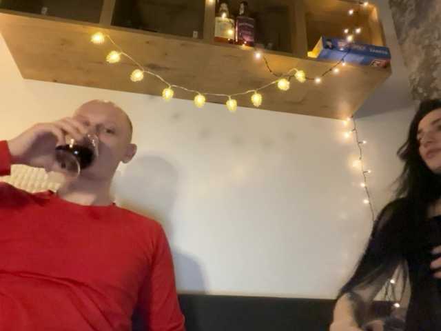 Entra en el chat con el modelo Dark-Luna Dark-Luna