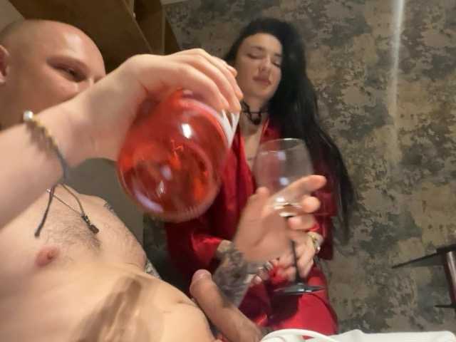 Entra en el chat con el modelo Dark-Luna Dark-Luna