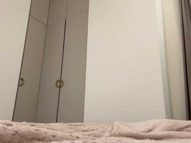 Vai a chattare su KellyyBeryy KellyyBeryy