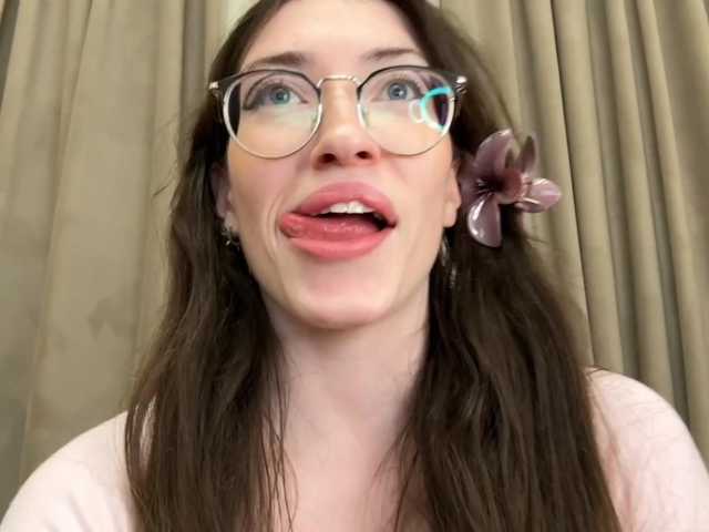 go to chat with KellyyBeryy