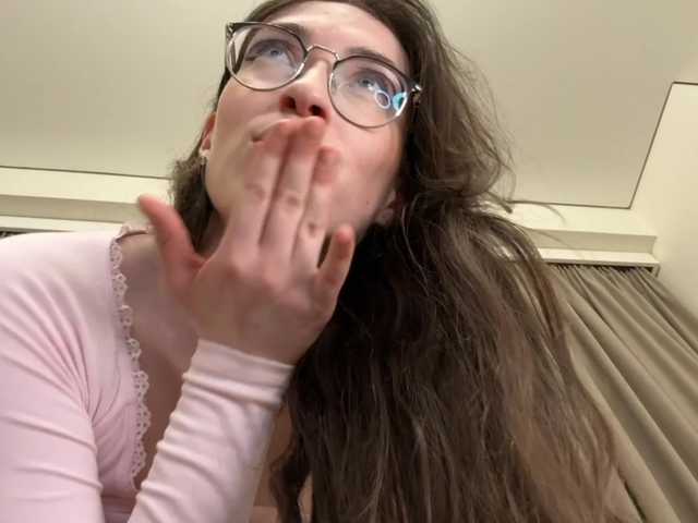 go to chat with KellyyBeryy