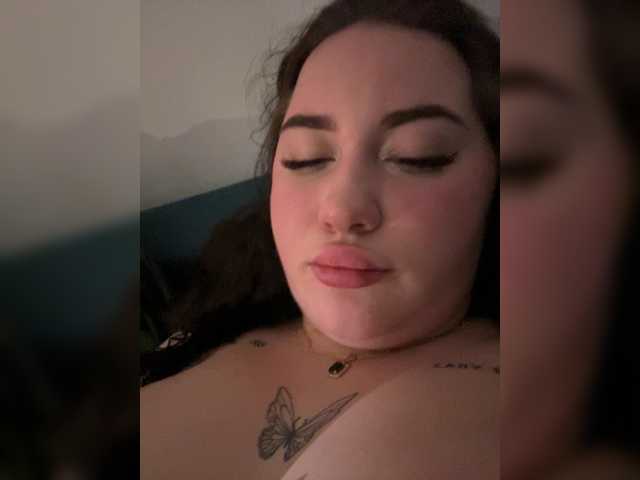 Entrez le videochat erotique avec le
modèle MoonAura MoonAura