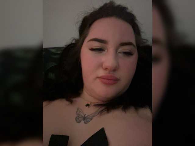 Gratis Live Sexcam mit MoonAura MoonAura