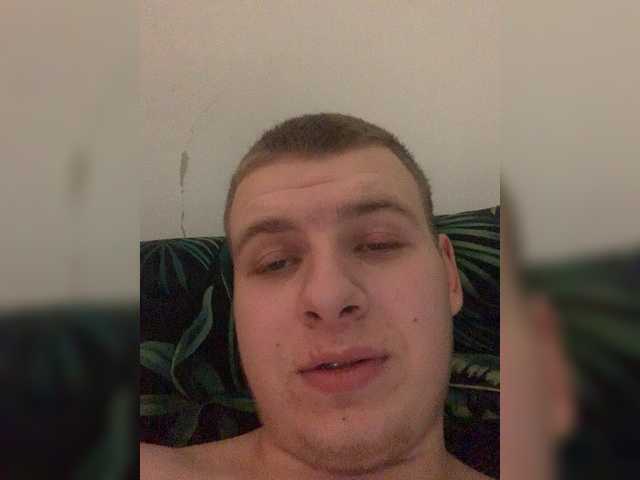 Gratis Live Sexcam mit MoonAura MoonAura