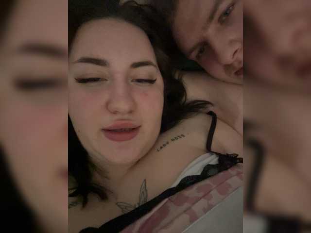 Accedi alla chat con il nickname MoonAura MoonAura