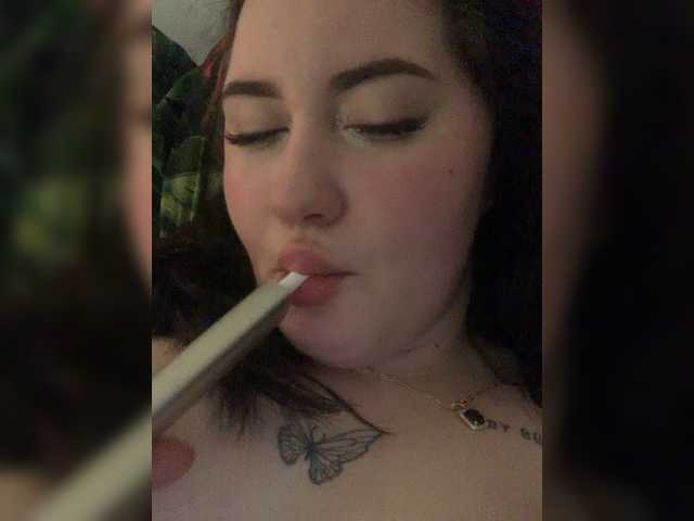 Gratis Live Sexcam mit MoonAura MoonAura