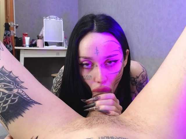 Entra en el chat con el modelo somniya somniya