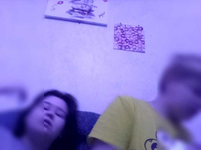 Entra en el chat con el modelo 2Lesbians 2Lesbians