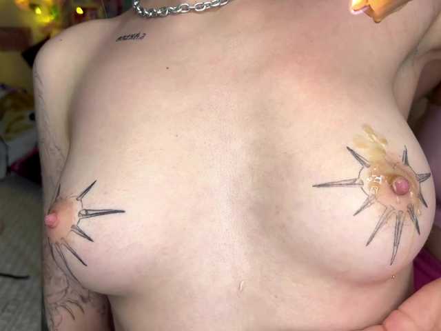 Entra en el chat con el modelo Mirabbella Mirabbella