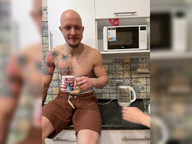 Entra en el chat con el modelo Jack-Alice Jack-Alice