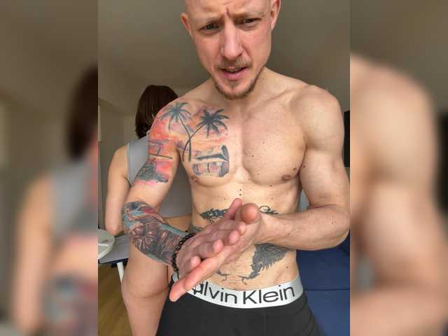 Accedi alla chat con il nickname Jack-Alice Jack-Alice