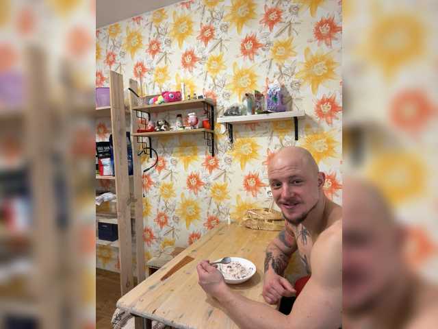 Accedi alla chat con il nickname Jack-Alice Jack-Alice