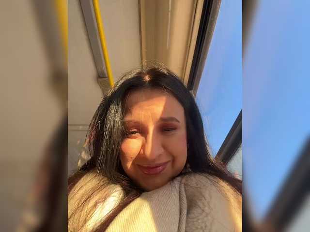 Entra en el chat con el modelo EvaRoughe EvaRoughe