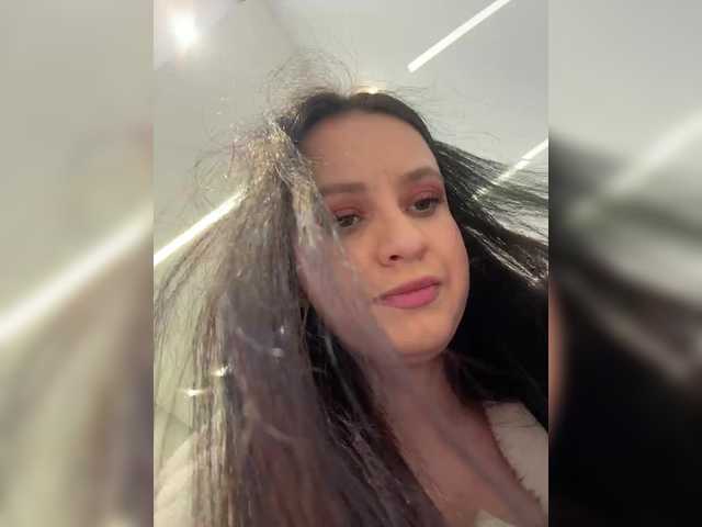 Entra en el chat con el modelo EvaRoughe EvaRoughe