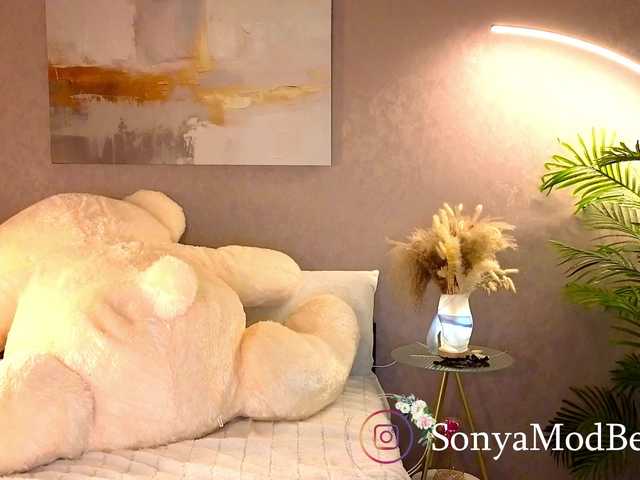 Entra en el chat con el modelo Sonya-Love Sonya-Love