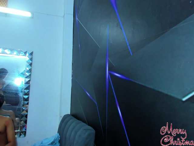 Entra en el chat con el modelo playsgirlhot playsgirlhot