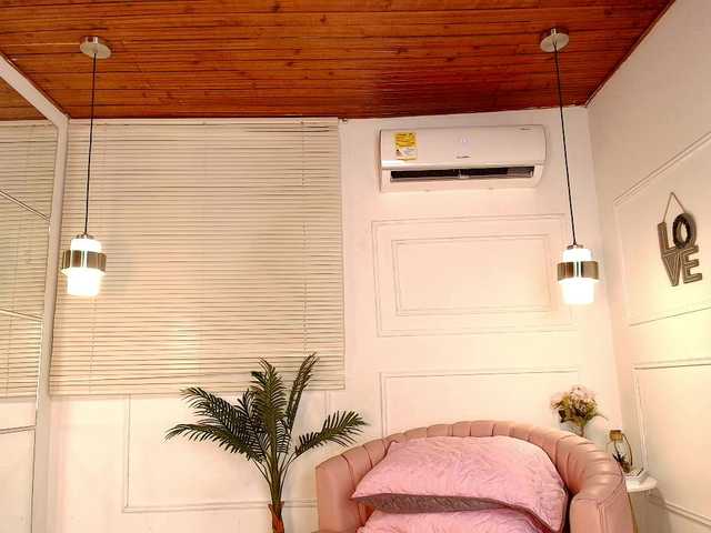 Entrez le videochat erotique avec le
modèle alessia-moon alessia-moon