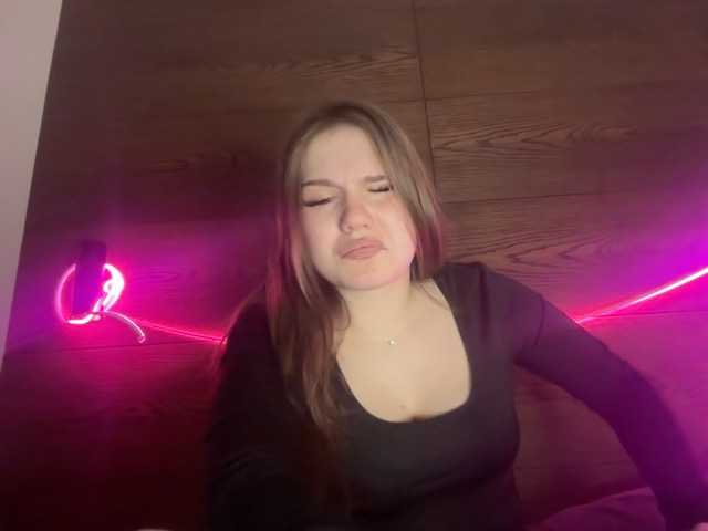 Entrez le videochat erotique avec le
modèle titsDestroy2007 titsDestroy2007