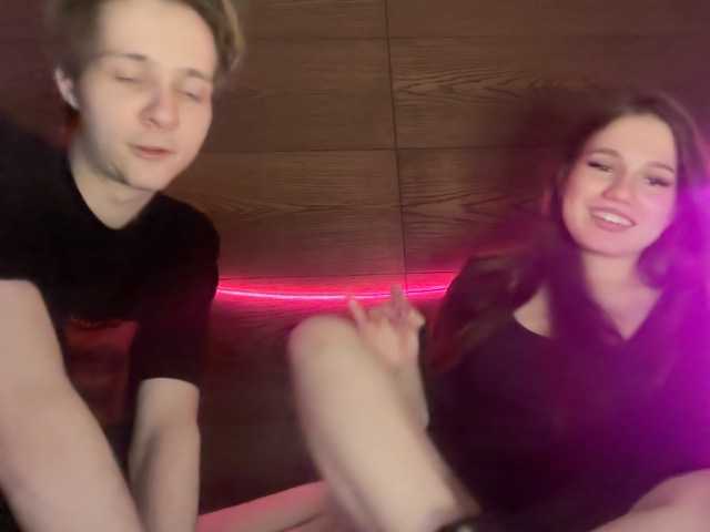 Entra en el chat con el modelo titsDestroy2007 titsDestroy2007