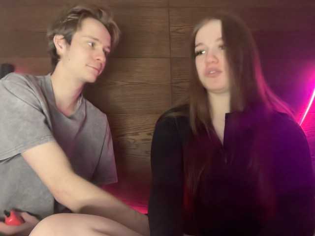 Entra en el chat con el modelo titsDestroy2007 titsDestroy2007