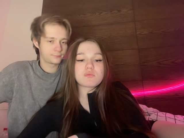 Entra en el chat con el modelo titsDestroy2007 titsDestroy2007