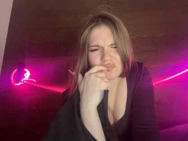 titsDestroy2007's Sexcam