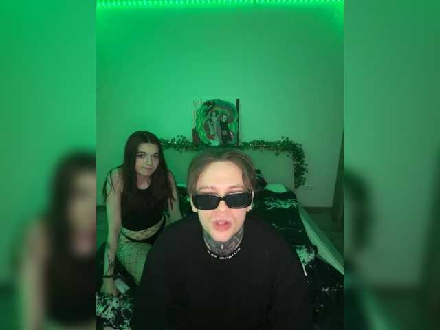 Accedi alla chat con il nickname CRYBABYCRY CRYBABYCRY