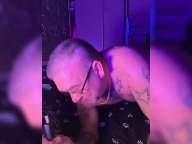 Gratis Live Sexcam mit Dami-Marya Dami-Marya