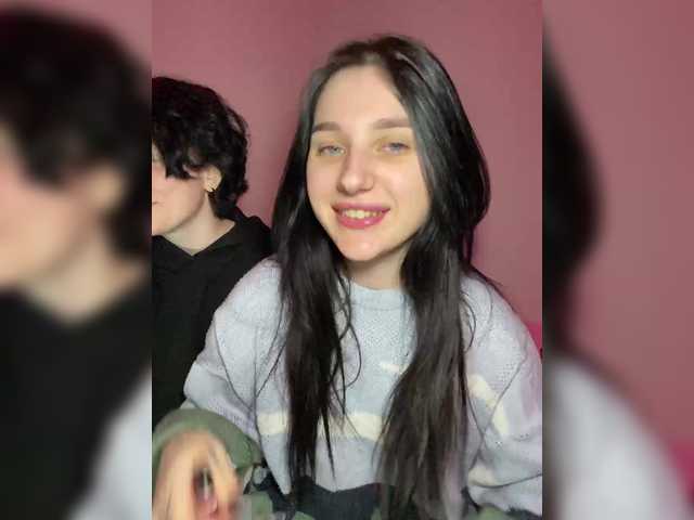 Vai a chattare su PinkyPai PinkyPai