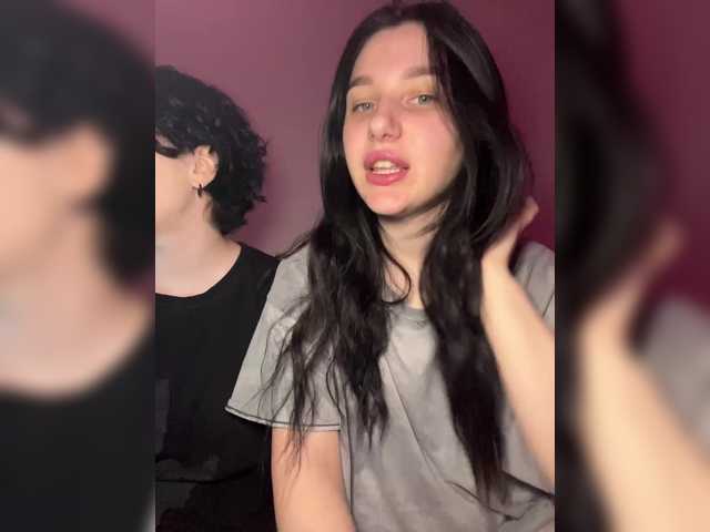 Vai a chattare su PinkyPai PinkyPai