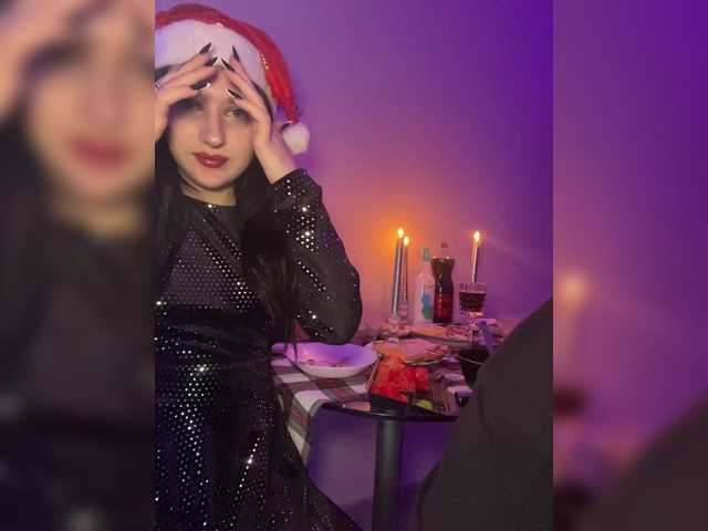 Entra en el chat con el modelo PinkyPai PinkyPai