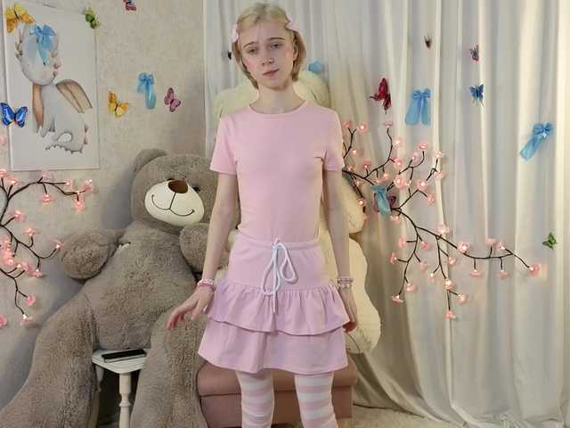 Entra en el chat con el modelo ViollaDream ViollaDream