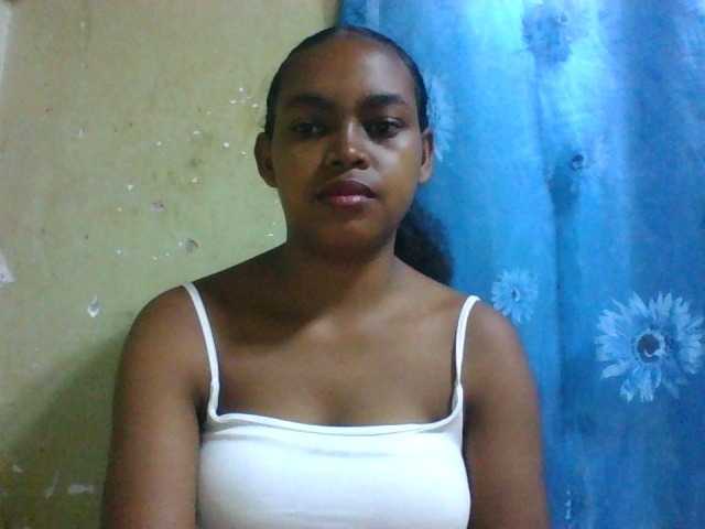 Gratis Live Sexcam mit Elinah Elinah