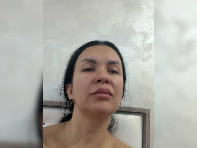 Entra en el chat con el modelo MoliKisa MoliKisa