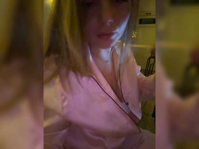 Entra en el chat con el modelo -WereFox- -WereFox-