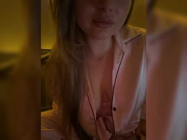 Entrez le videochat erotique avec le
modèle -WereFox- -WereFox-