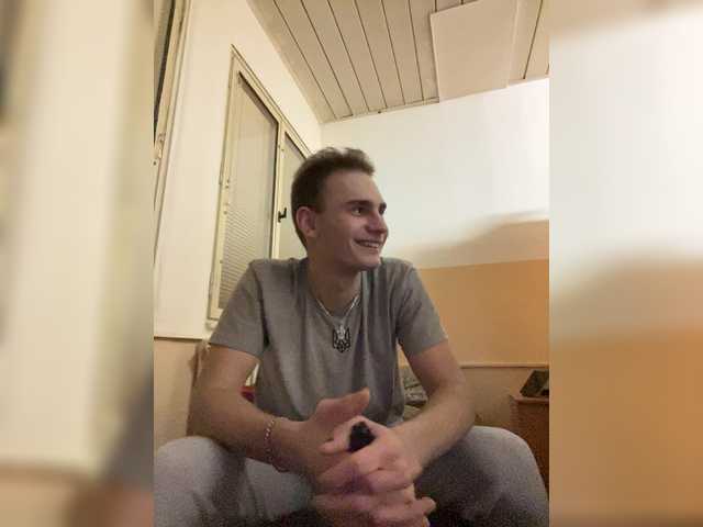 Entrez le videochat erotique avec le
modèle Dianezikkk Dianezikkk