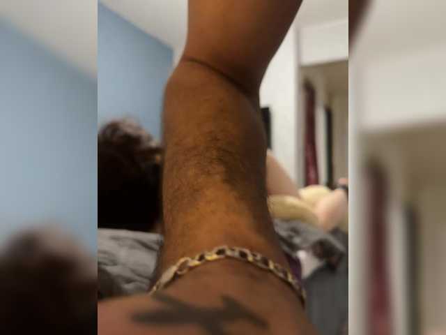 Entra en el chat con el modelo Nikabr Nikabr