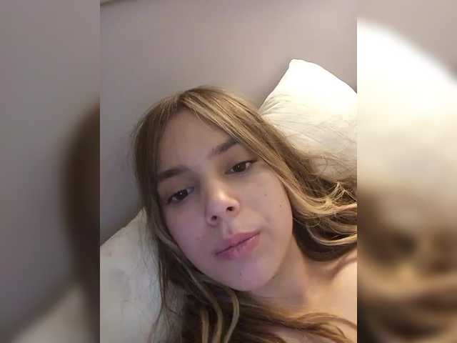 Entrez le videochat erotique avec le
modèle murmishka murmishka