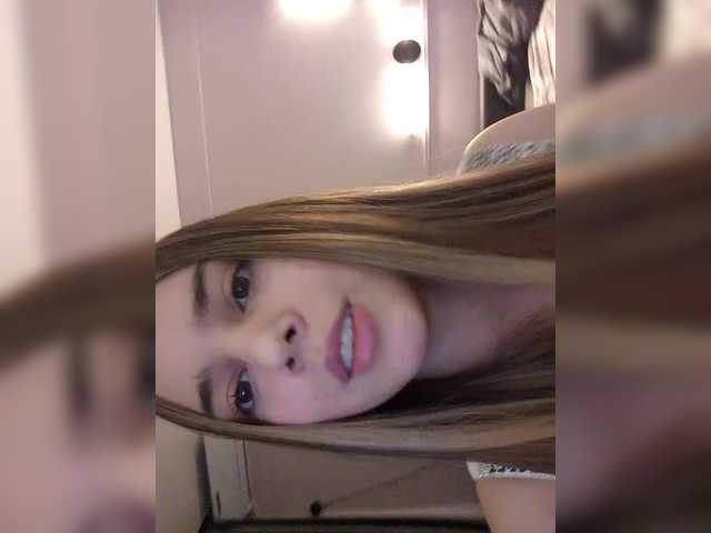 Entrez le videochat erotique avec le
modèle murmishka murmishka