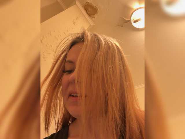 Accedi alla chat con il nickname IriSka777 IriSka777